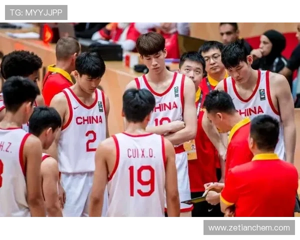 中国男篮迎战世界强队，备战世界杯决赛阶段，年轻球员表现引期待
