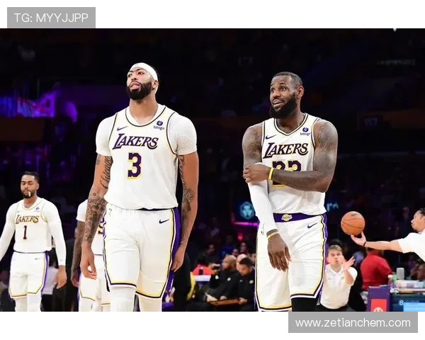 詹姆斯领衔湖人全员复苏 季前赛展现冠军竞争力 力拼新赛季再创辉煌