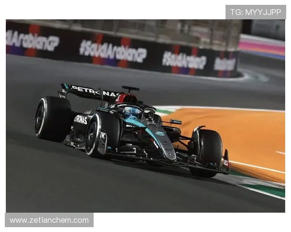 新赛季F1车队竞争升级梅奔与红牛展开激烈角逐全球焦点持续升温 新赛季F1车队竞争升级梅奔与红牛展开激烈角逐全球焦点持续升温